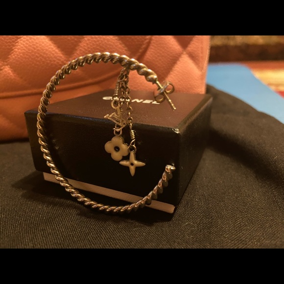 Auth LV Silver Tone & White Charm Sweet Creole - Picture 3 of 3